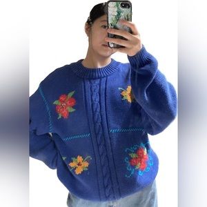Blue Symmetrical Flower Lizsport Warm Sweater 100% Cotton (size M)